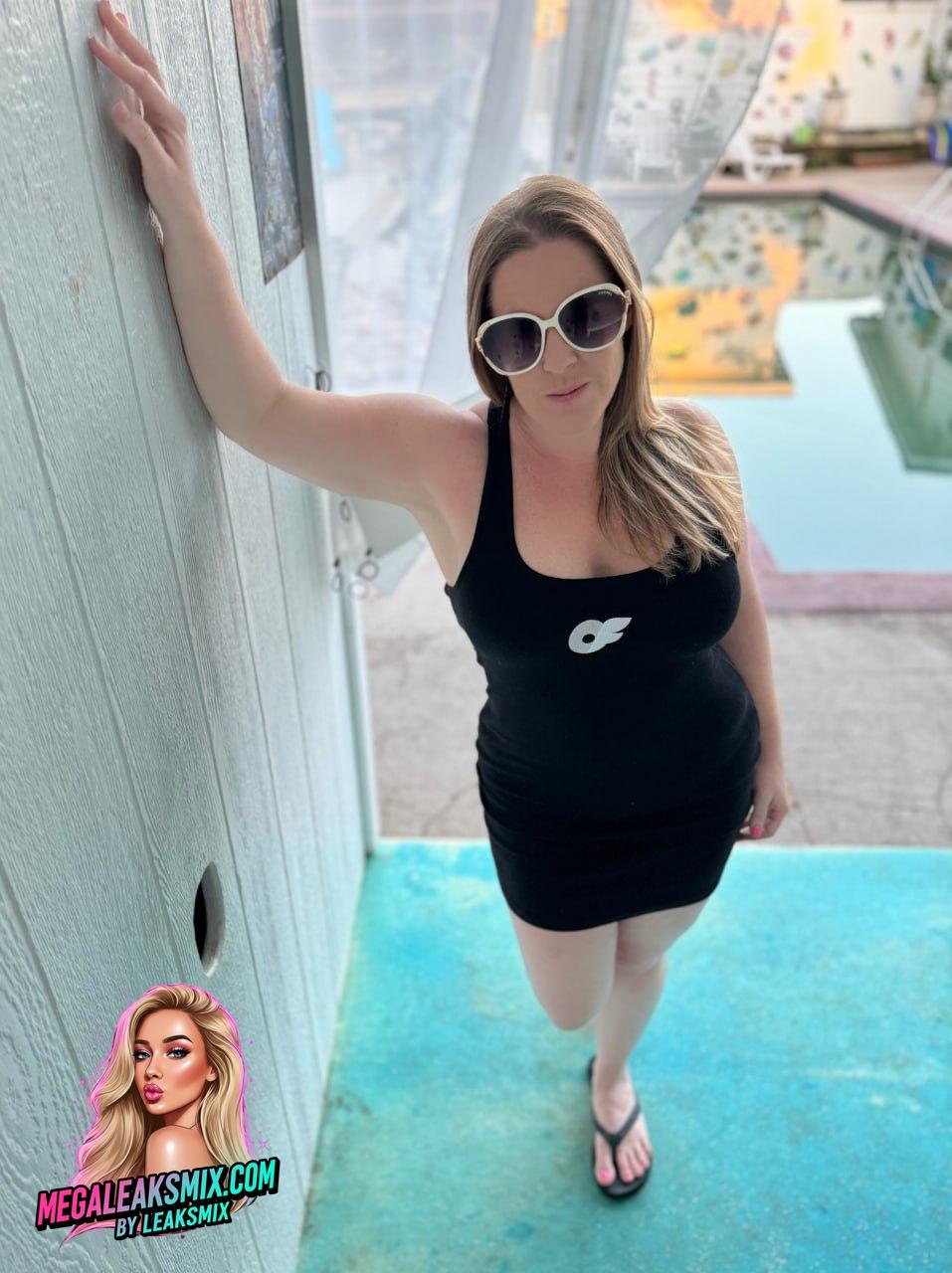 Realhotwifeau
