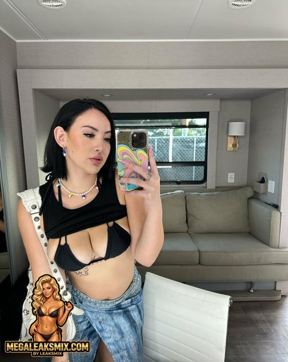 Woealexandra