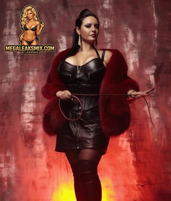 Ezada Sinn